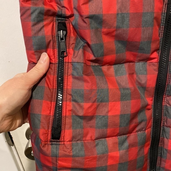 Gap Winter Warmth Plaid Puffer Vest EUC - Picture 4 of 9